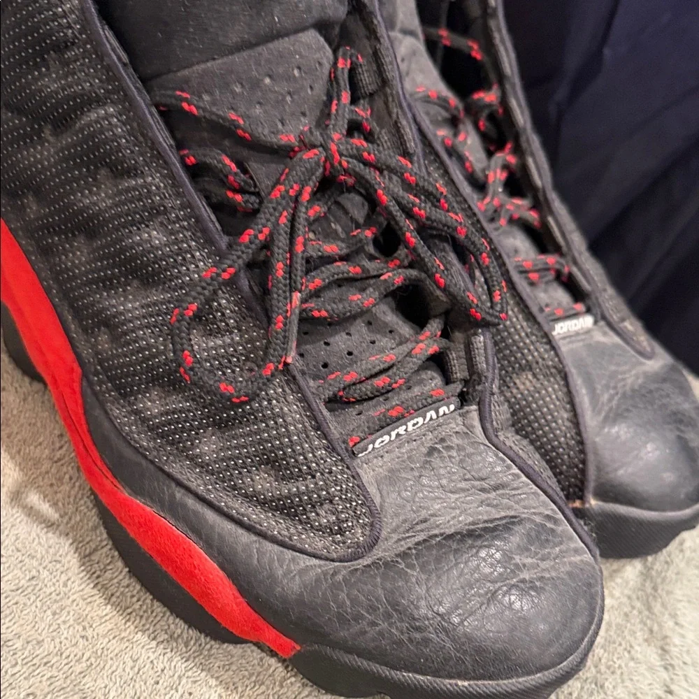 Jordan Men's Black and Red Athletic Sneakers